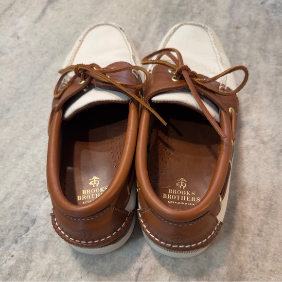 Brooks Brothers White and Brown Boat Shoes Classic Nautical Design - Picture 2 of 9